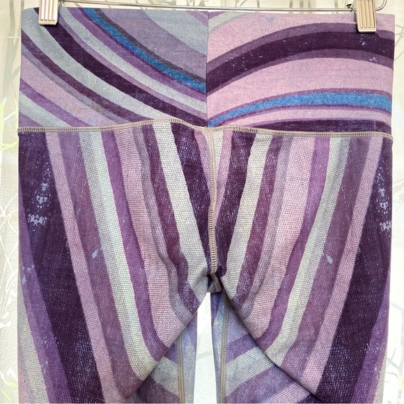 NIYAMA SOL purple blue stripe print high waisted endless leggings - Picture 5 of 9
